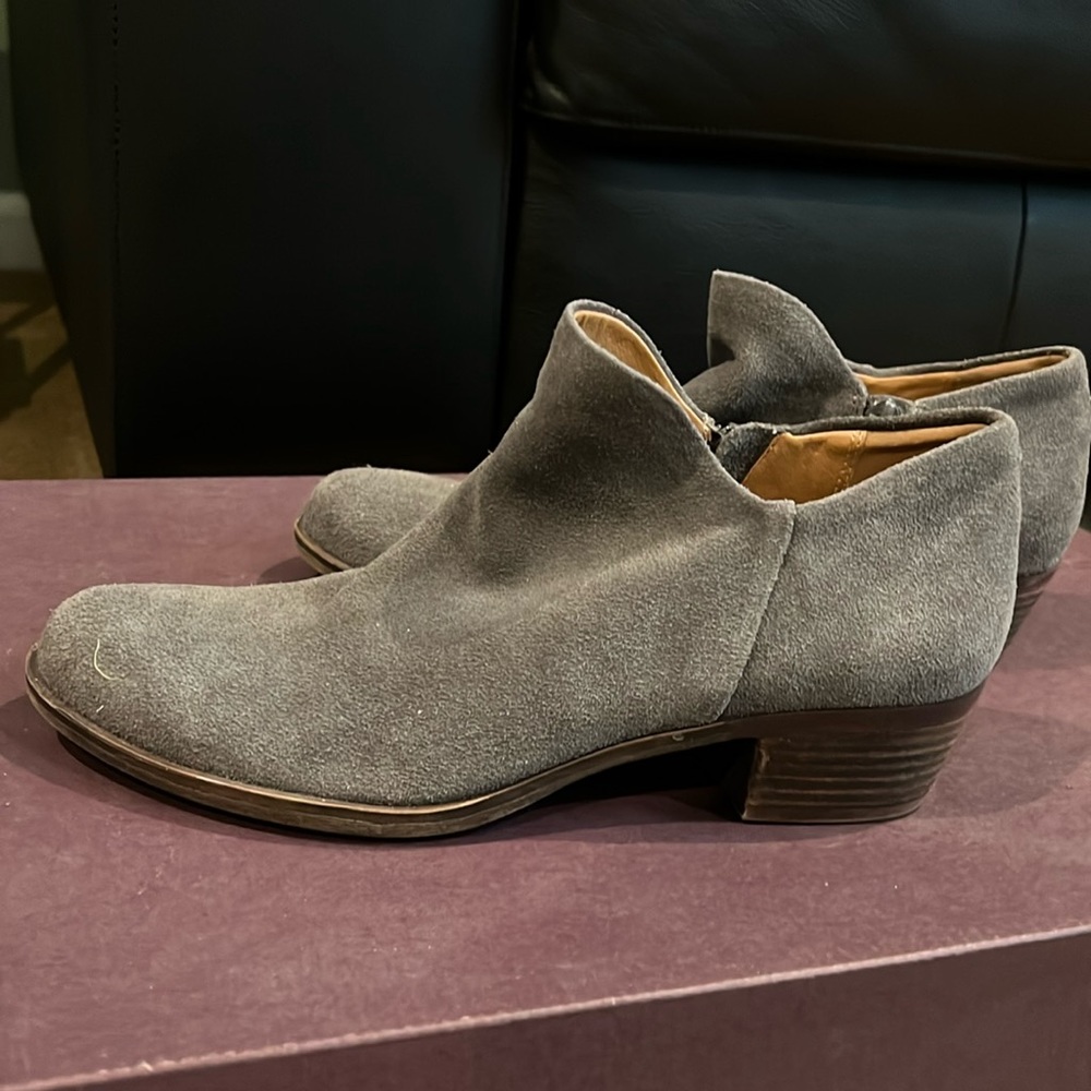 Women’s Lucky Brand low boots. Suede material. Size 8